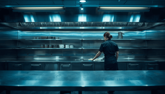 Limpieza profesional en hostelería: cómo elegir productos seguros para tu equipo - Sterilox